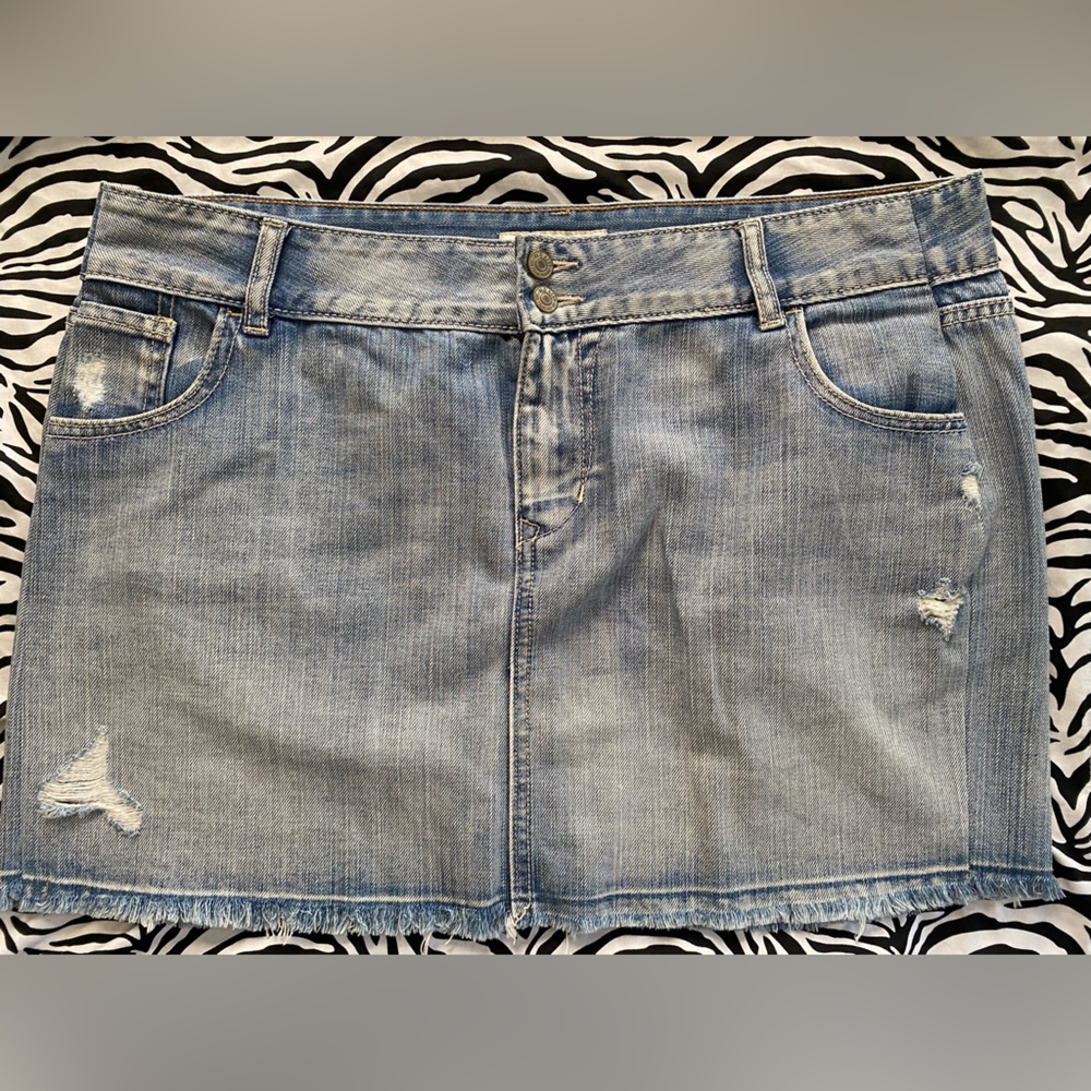 Old Navy Distressed & altered light blue denim skirt with raw hem. Size 16